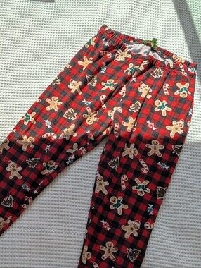 Women Red Plaid Gingerbread Holiday Pajama Pants